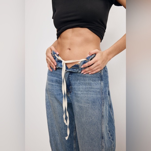 Good American Good Extreme Barrel Jeans in size 31 or 12 - Picture 9 of 9